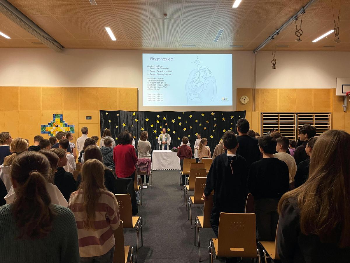 Gottesdienst im Advent -Vorfreude, die trägt