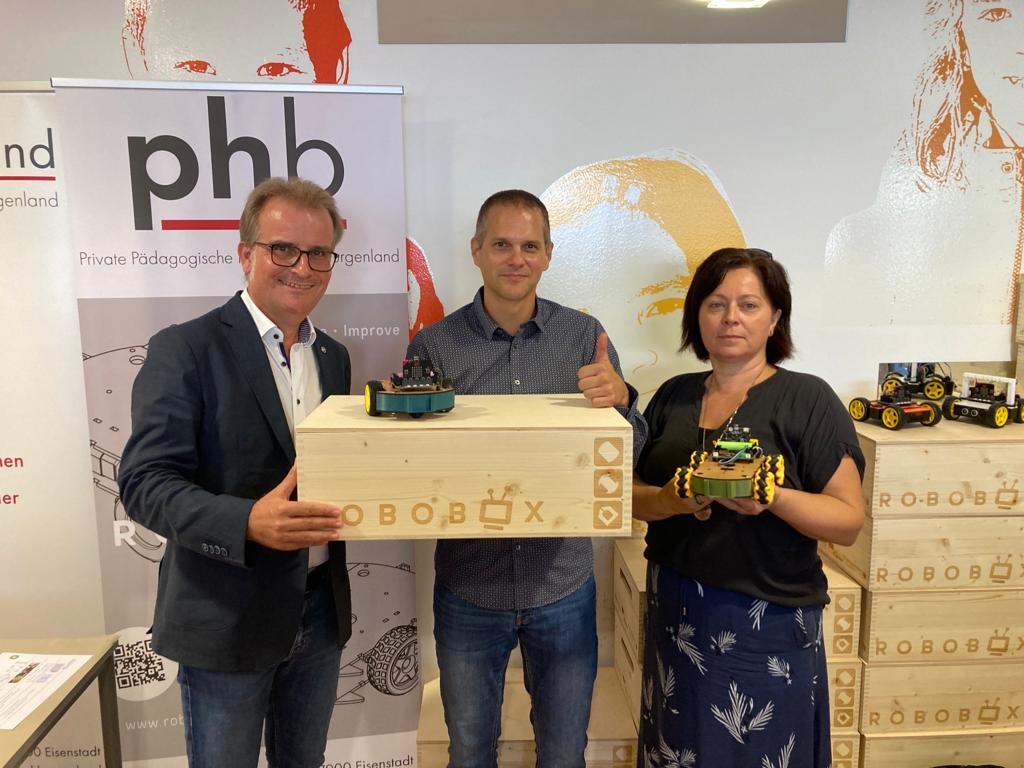 Übergabe der ROBOBOX an unsere Schule